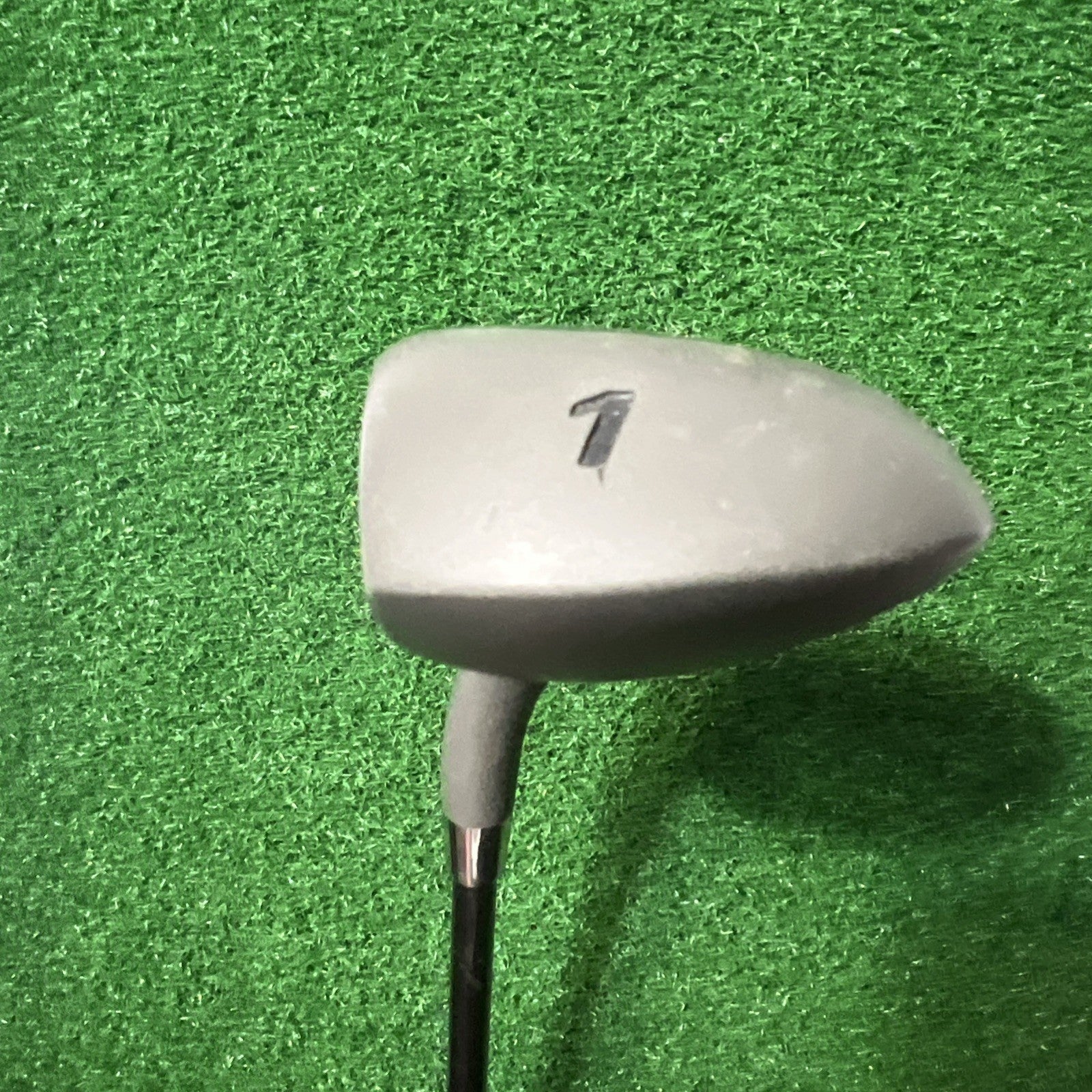 Tiger Shark Driver 10.5 Degree Graphite Shaft Regular Flex RH 44”