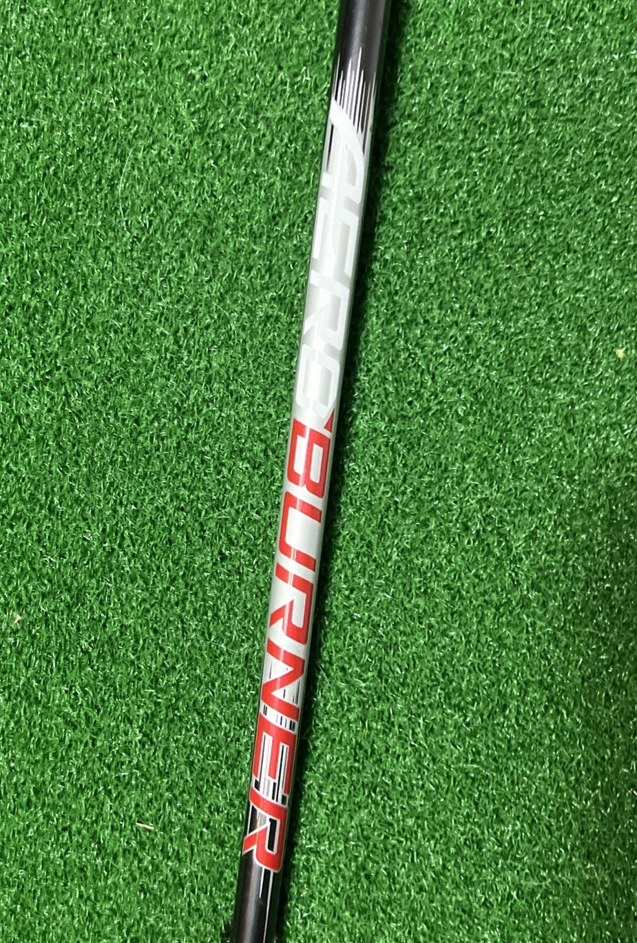 TaylorMade AeroBurner Rescue Hybrid #4 Stiff Flex Graphite RH Winn DriTac Grip